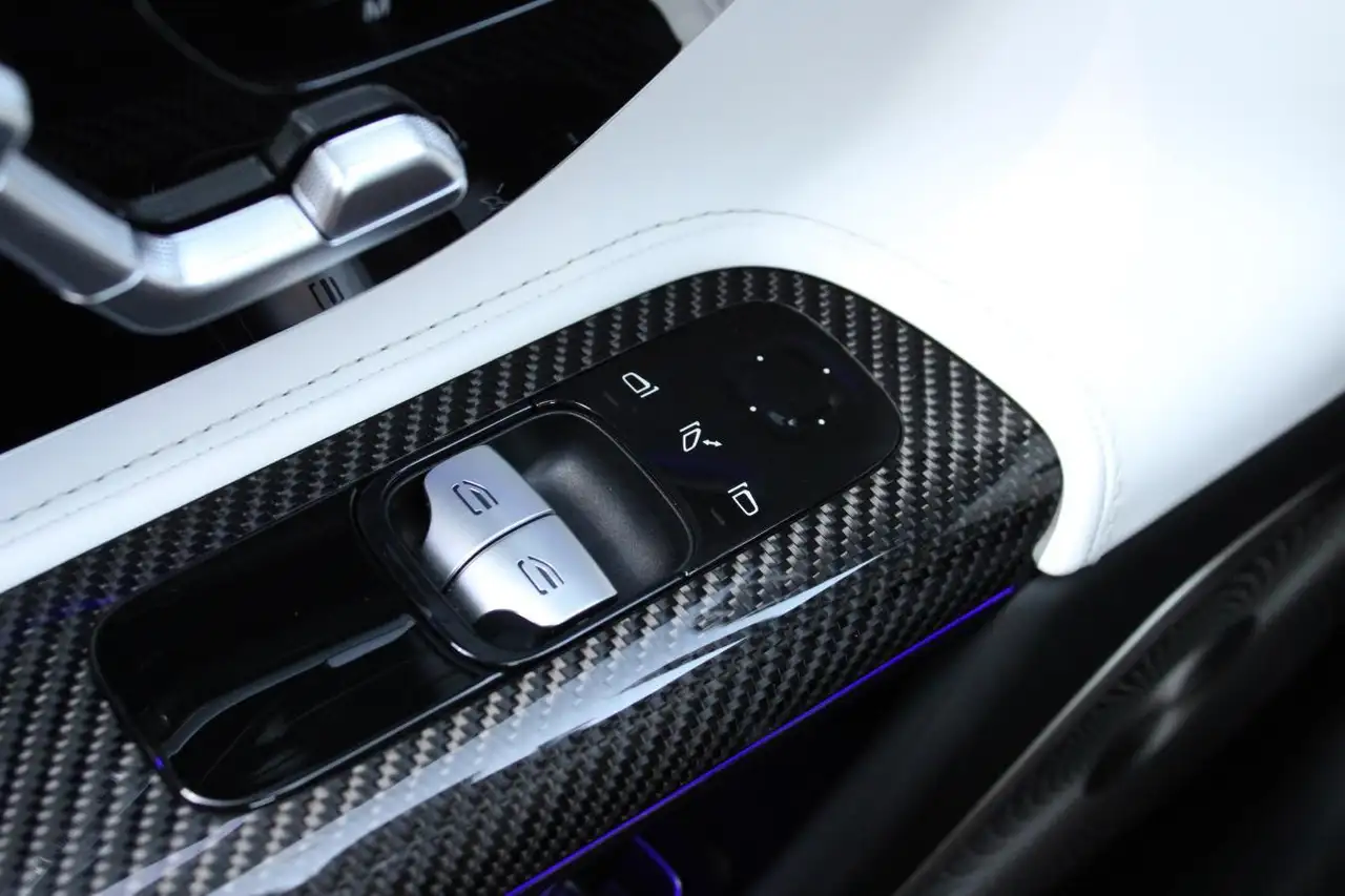 Mercedes-Benz AMG GT снимка Mercedes-Benz AMG GT