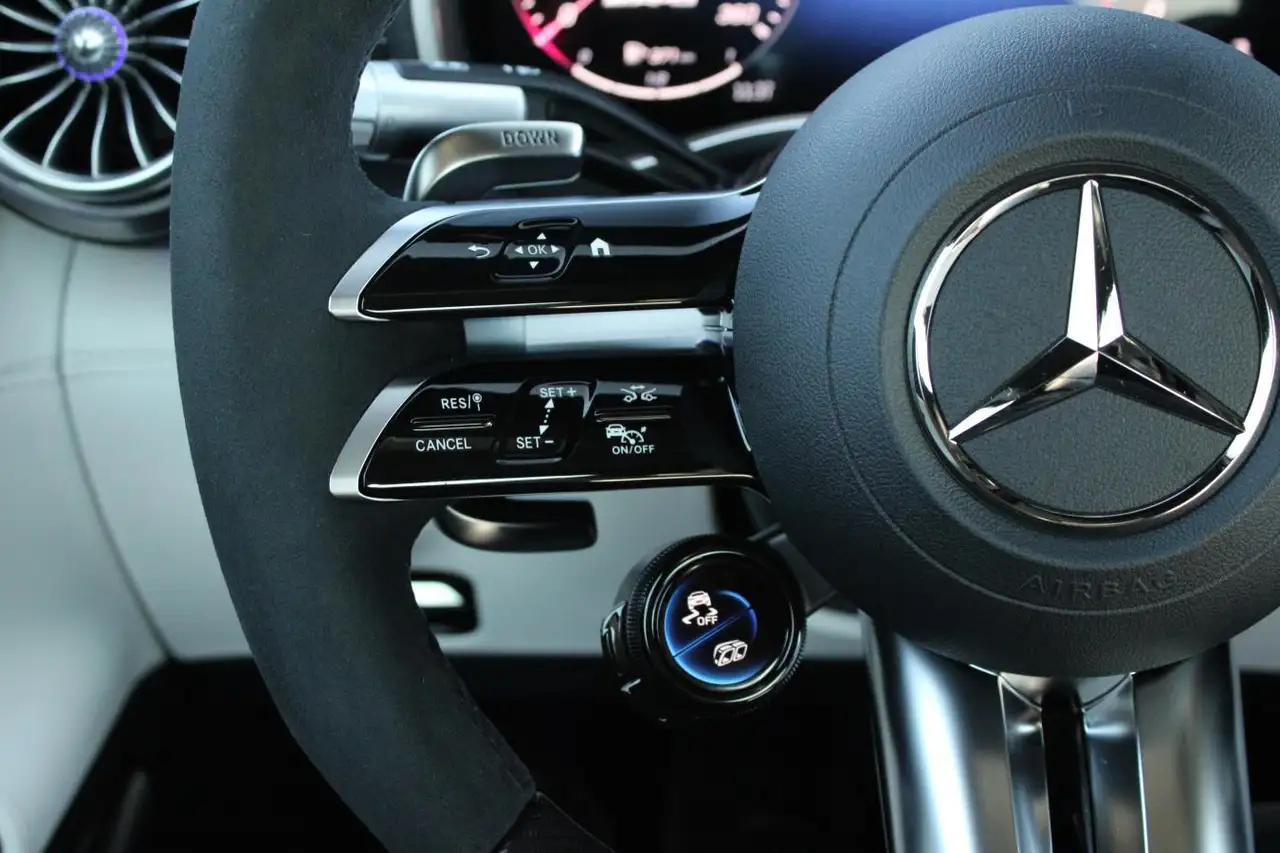 Mercedes-Benz AMG GT снимка Mercedes-Benz AMG GT
