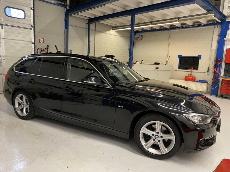 BMW 320 3-serie Touring 320i High Executive / Pano / leder — photo 2