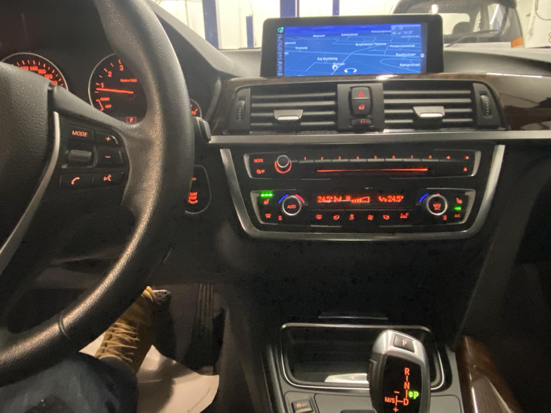 BMW 320 3-serie Touring 320i High Executive / Pano / leder — photo 14
