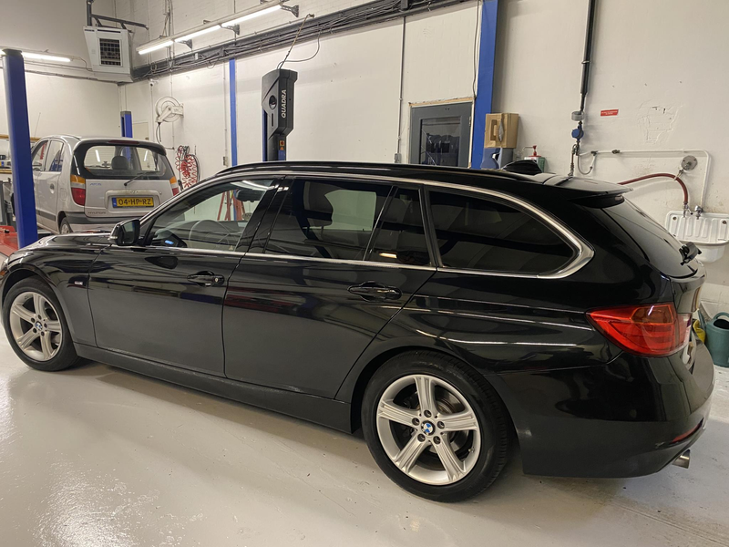 BMW 320 3-serie Touring 320i High Executive / Pano / leder — photo 6