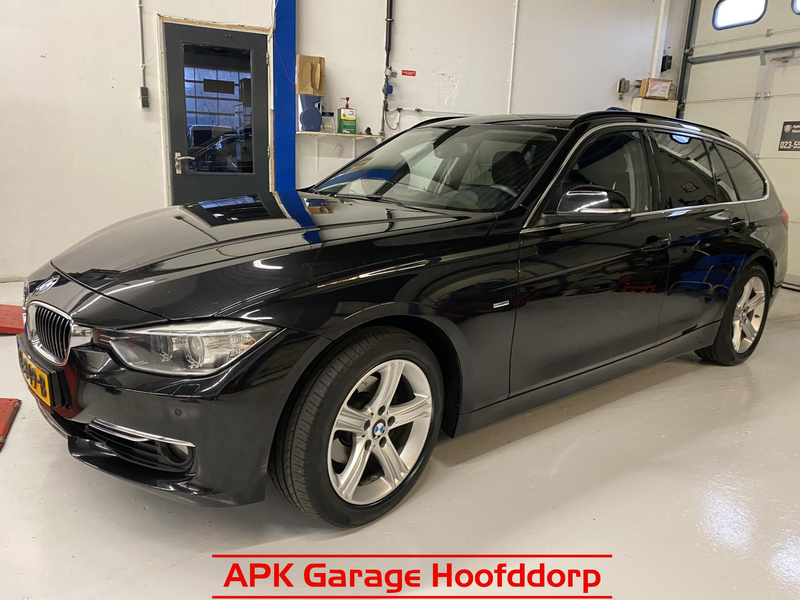 BMW 320 3-serie Touring 320i High Executive / Pano / leder