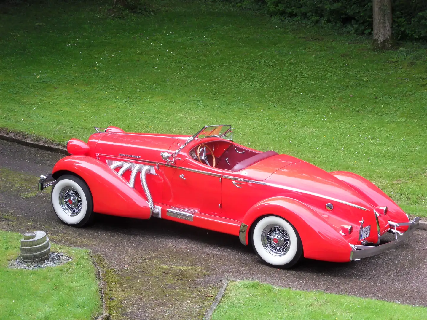 Oldtimer Auburn 856 Bot away cabrio Rot - 1