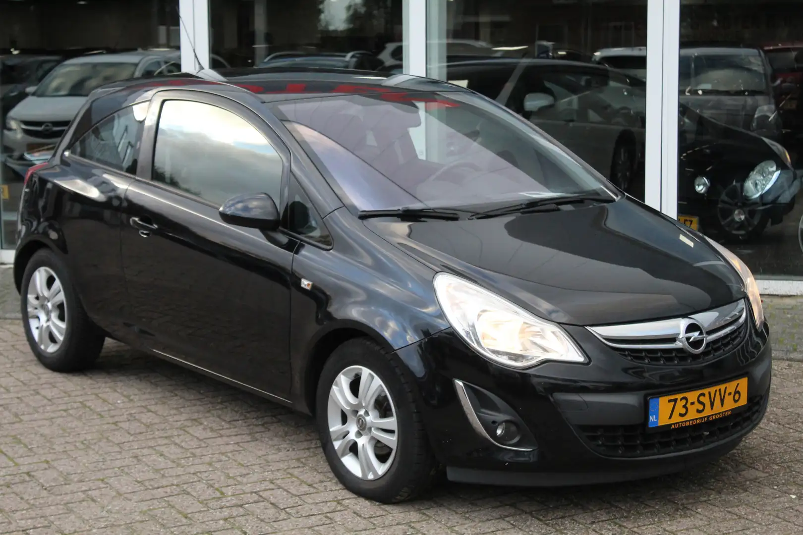 Opel Corsa 1.3 CDTi EcoFlex S/S Cosmo Zwart - 2
