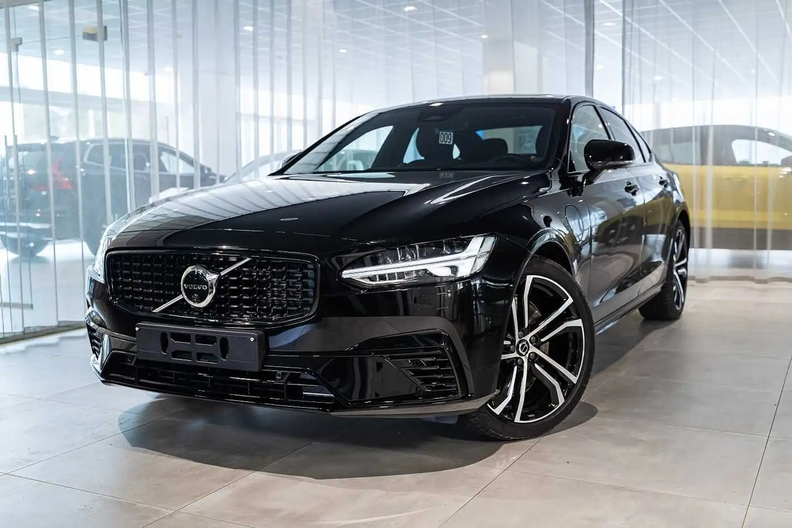 Volvo S90 Ultimate Dark, T8 AWD plug-in hybrid Zwart - 1