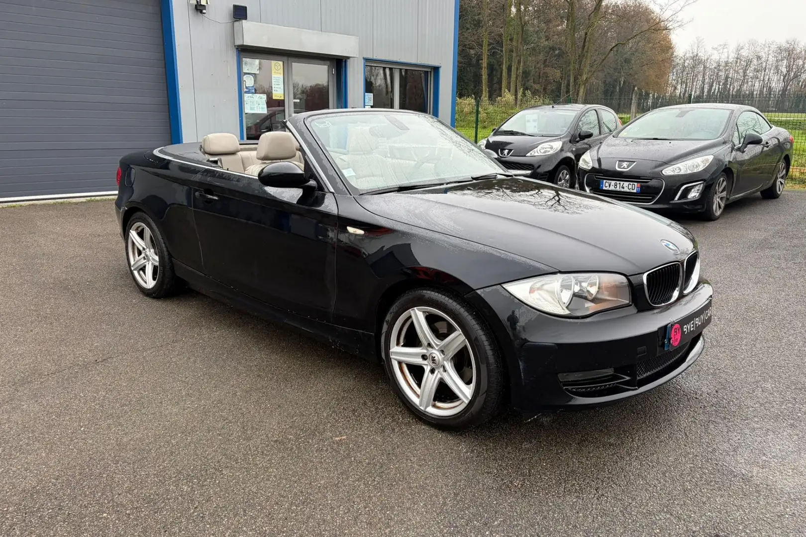 BMW 118 POUR PRO 118d 118 d CABRIOLET E88 Luxe CT OK VENTE A PRO DANS L\u0027ETAT ROULE TRES BIEN SANS GARAN Noir - 1