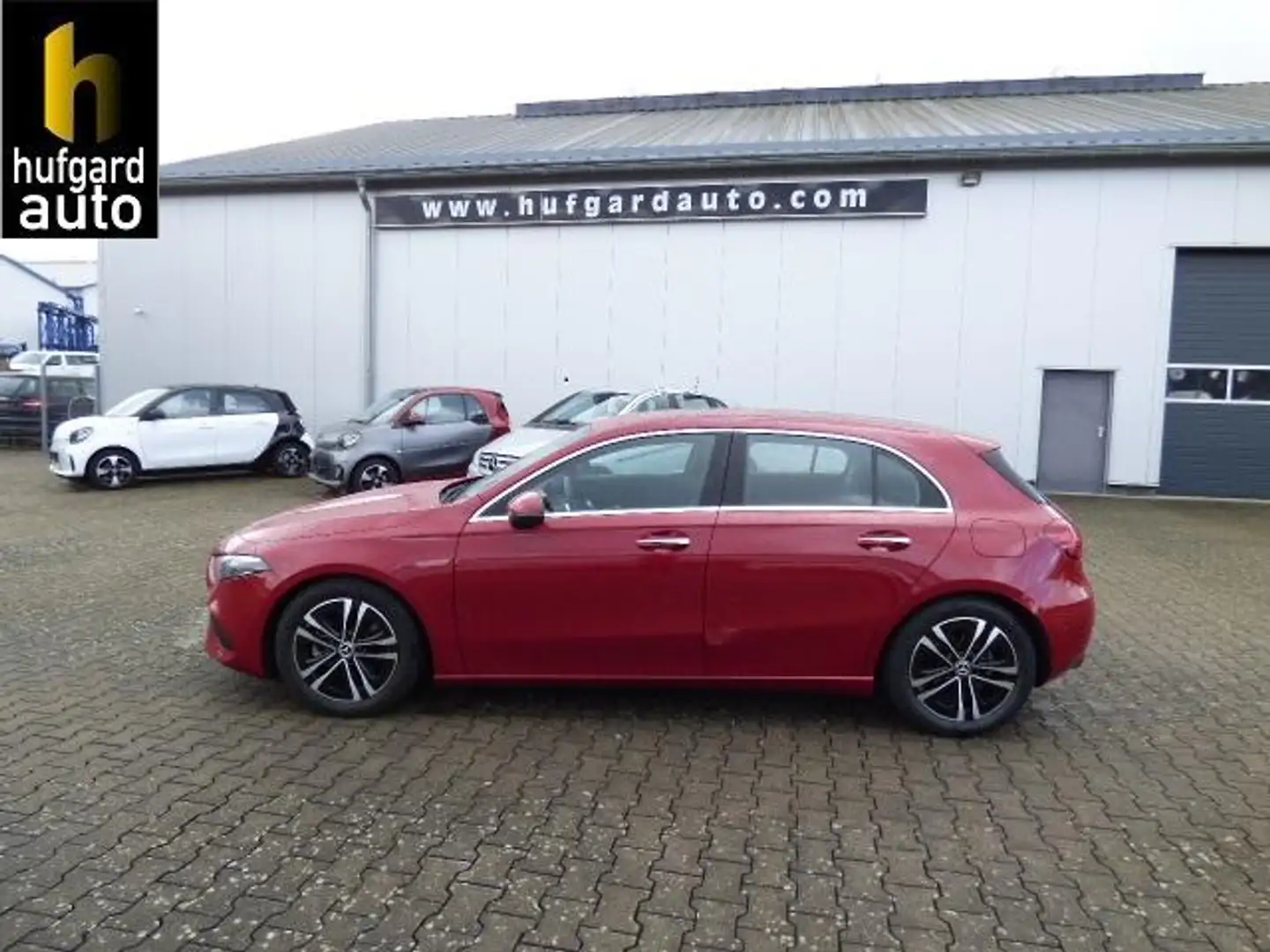 Mercedes-Benz A 200 A 200 Line Advanced Plus Anhängerkupplung Rojo - 1