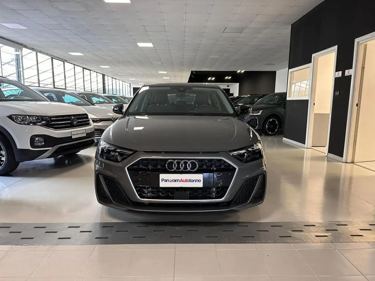 Audi A1 SPB 30 TFSI S tronic S line edition Šedá - 2