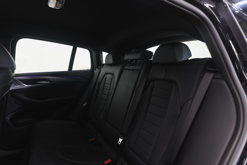 BMW X4 xDrive20i M Sport Automaat / Sportstoelen / M Spor — photo 11