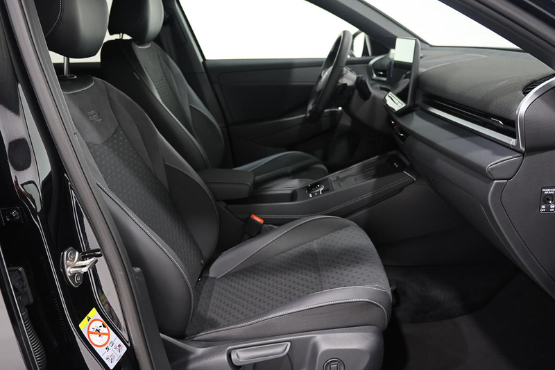 Volkswagen T-Roc NEW MODEL!! 1.5 eTSI 150 DSG R-LINE LED GPS ACC — photo 9