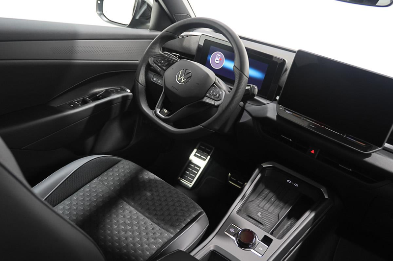 Volkswagen T-Roc NEW MODEL!! 1.5 eTSI 150 DSG R-LINE LED GPS ACC — photo 12