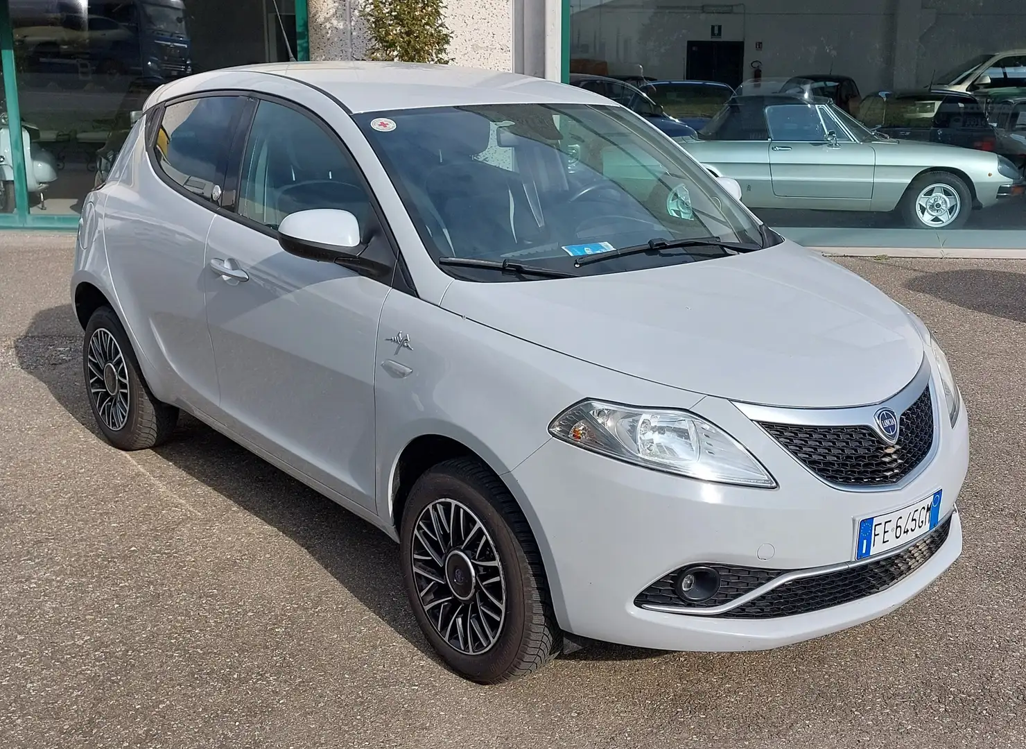 Lancia Ypsilon Ypsilon III 2015 0.9 Mya ecochic metano 80cv Grau - 1