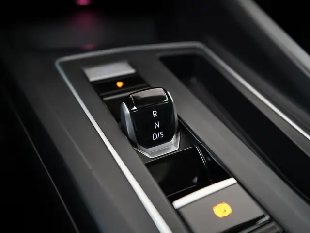 Volkswagen Golf view 11