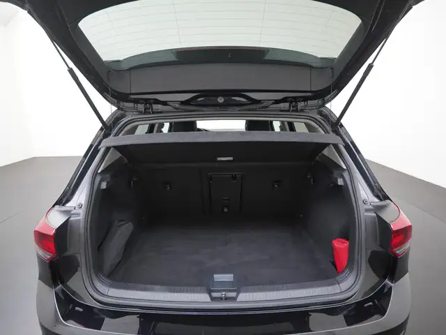 Volkswagen Golf view 27