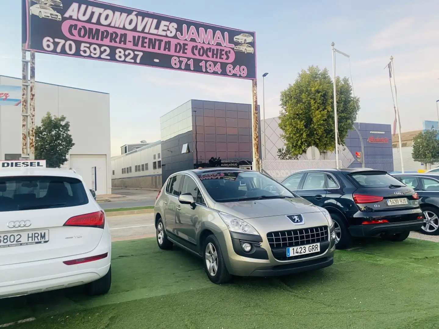 Peugeot 3008 1.6HDI FAP Premium - 1