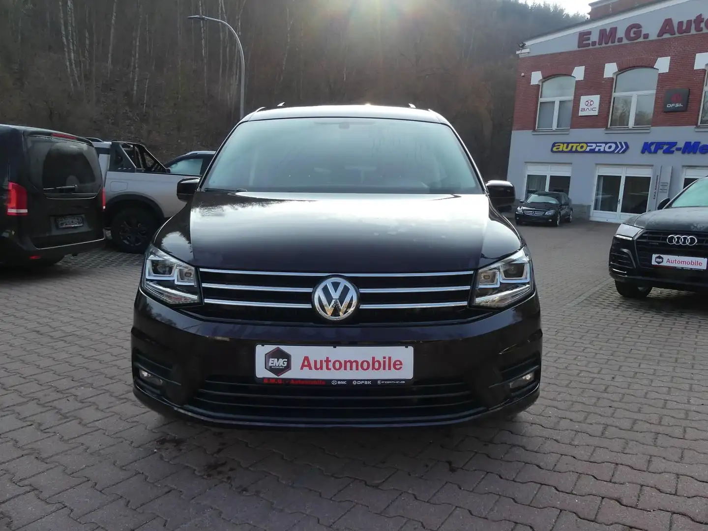 Volkswagen Caddy 2.0 TDI*AHK*SHZ*Klima*LED*PDC*Scheckheft Schwarz - 2
