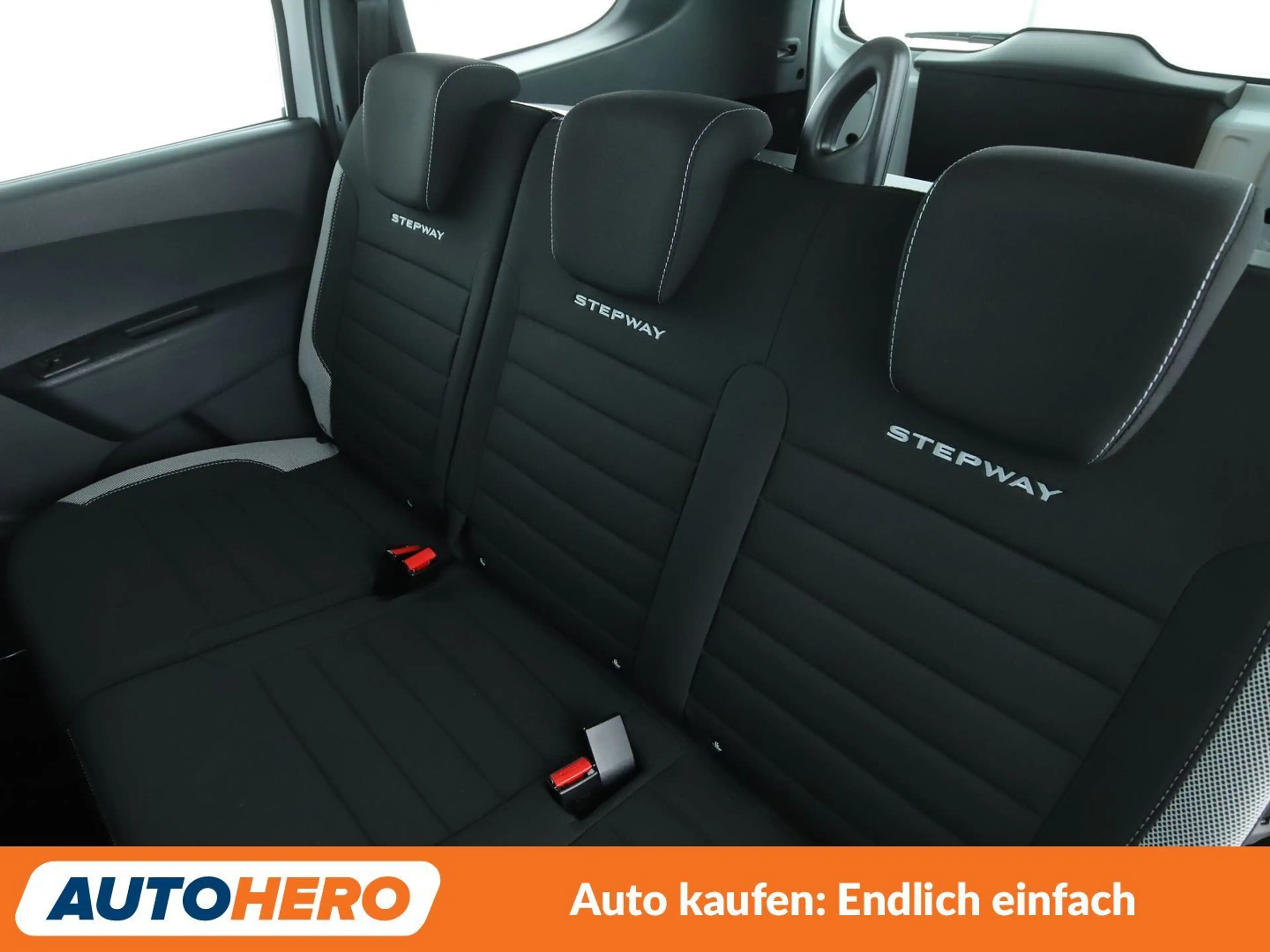 Dacia Lodgy 1.5 Blue dCi Stepway Plus *NAVI*TEMPO*LIM*CAM*PDC* — photo 14