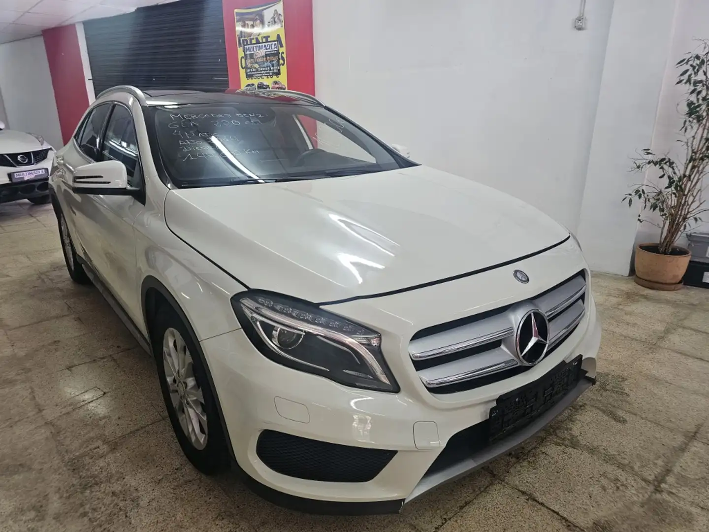 Mercedes-Benz GLA 220 220CDI AMG Line 4Matic 7G-DCT Blanc - 1