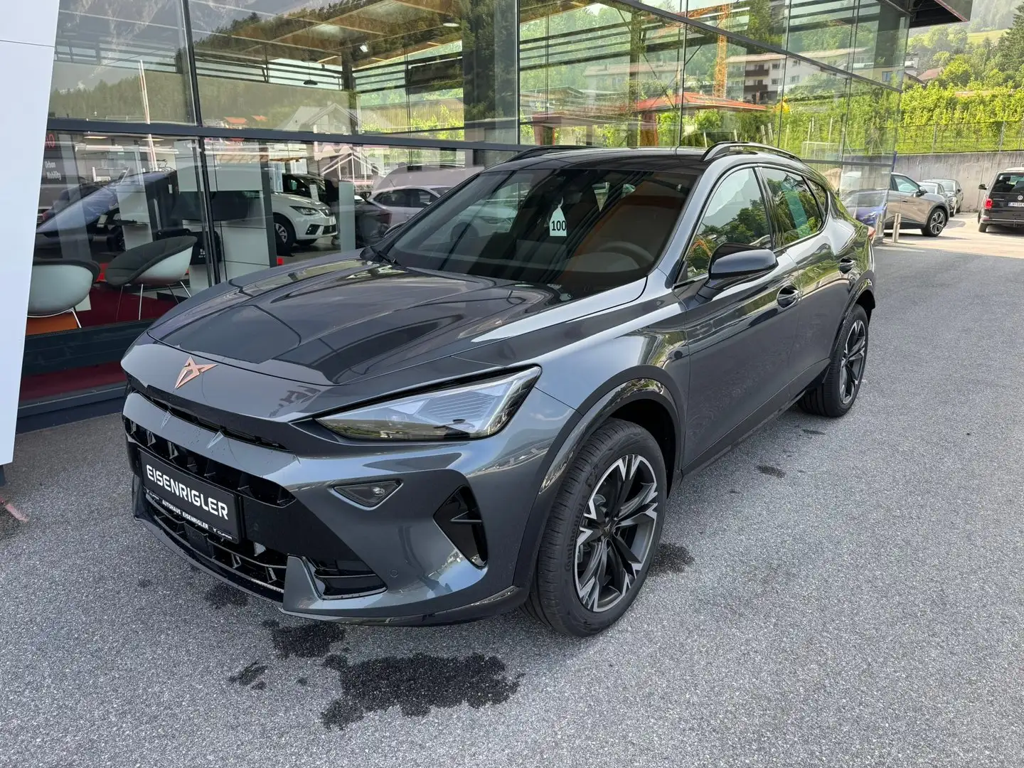 CUPRA Formentor 2.0 TSI 204 PS DSG 4Drive Grau - 1