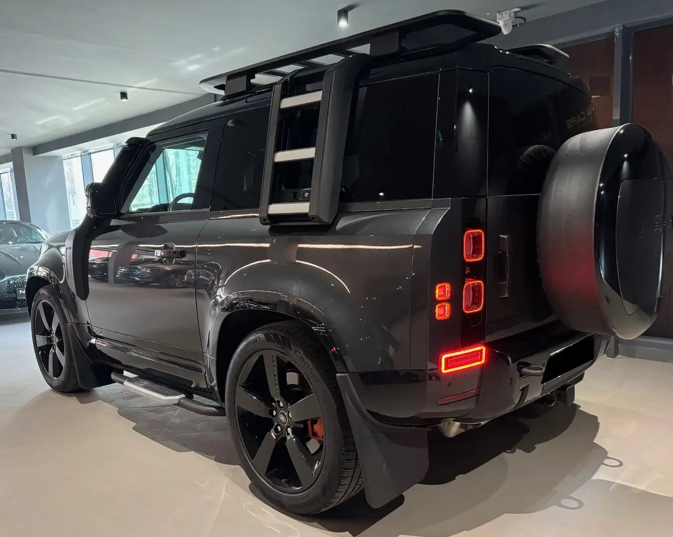 Land Rover Defender 3.0 P400 MHEV X-Dynamic HSE 90 - 2