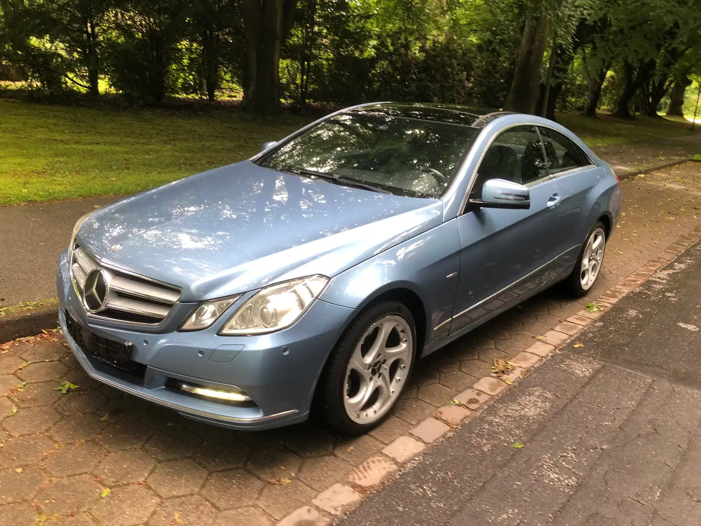 Mercedes-Benz E 350 E 350 CDI BlueEffic Kamera Pano Distan Harm Kardon Blauw - 2