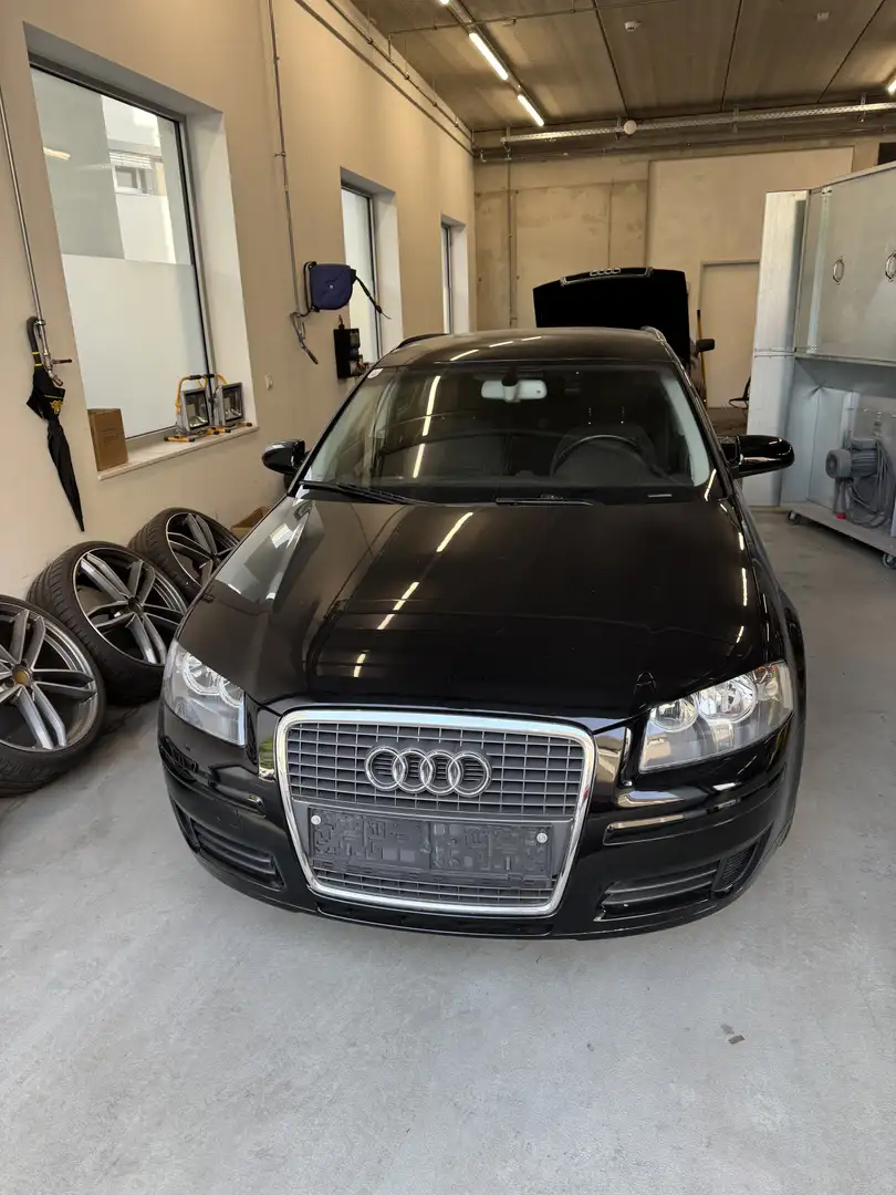 Audi A3 SB Ambiente 2,0 TDI DPF DSG Schwarz - 1