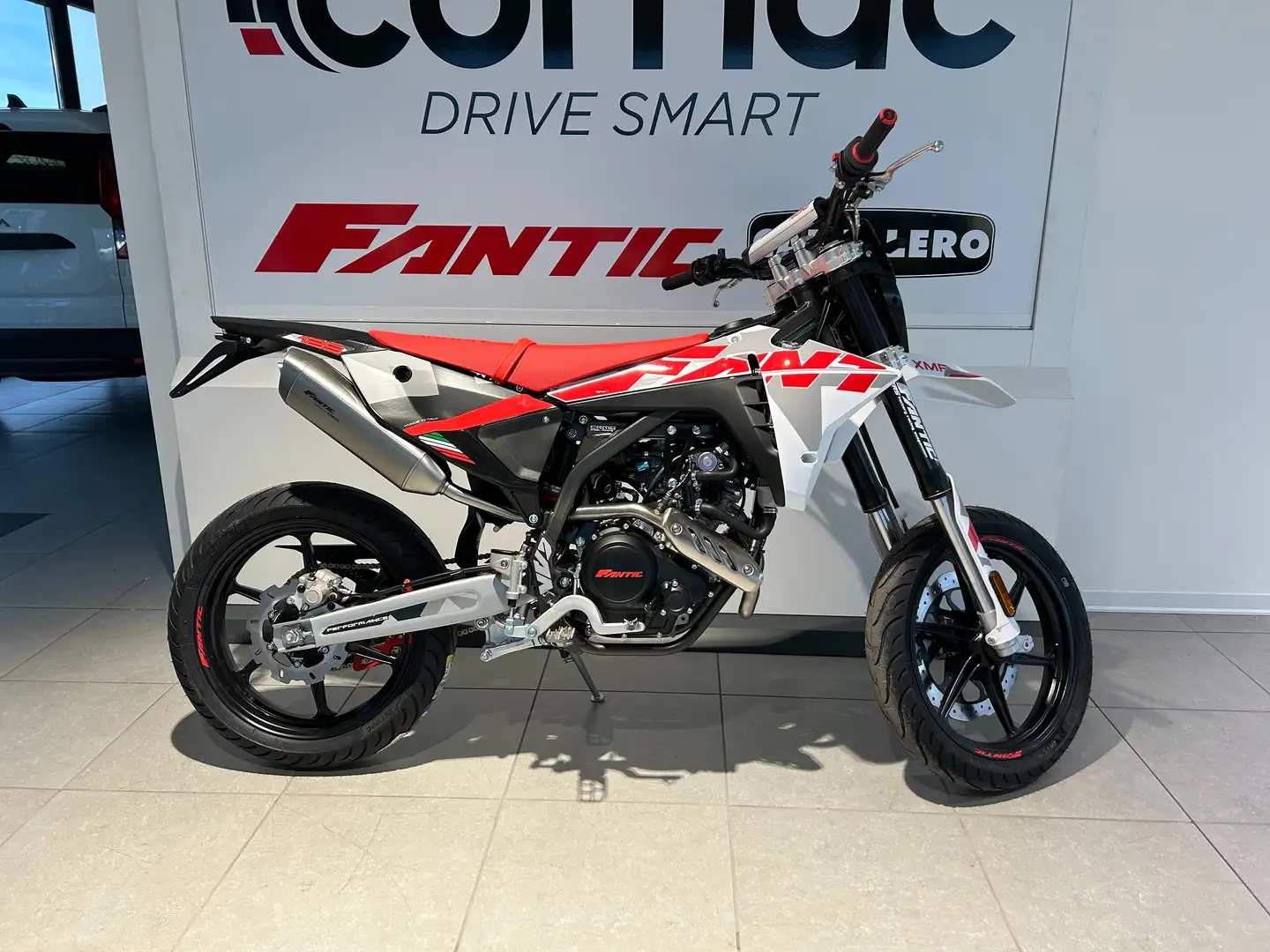 Fantic 125M Fantic Motor Motard XMF 125 PERFORMANCE 2025 Bianco - 1