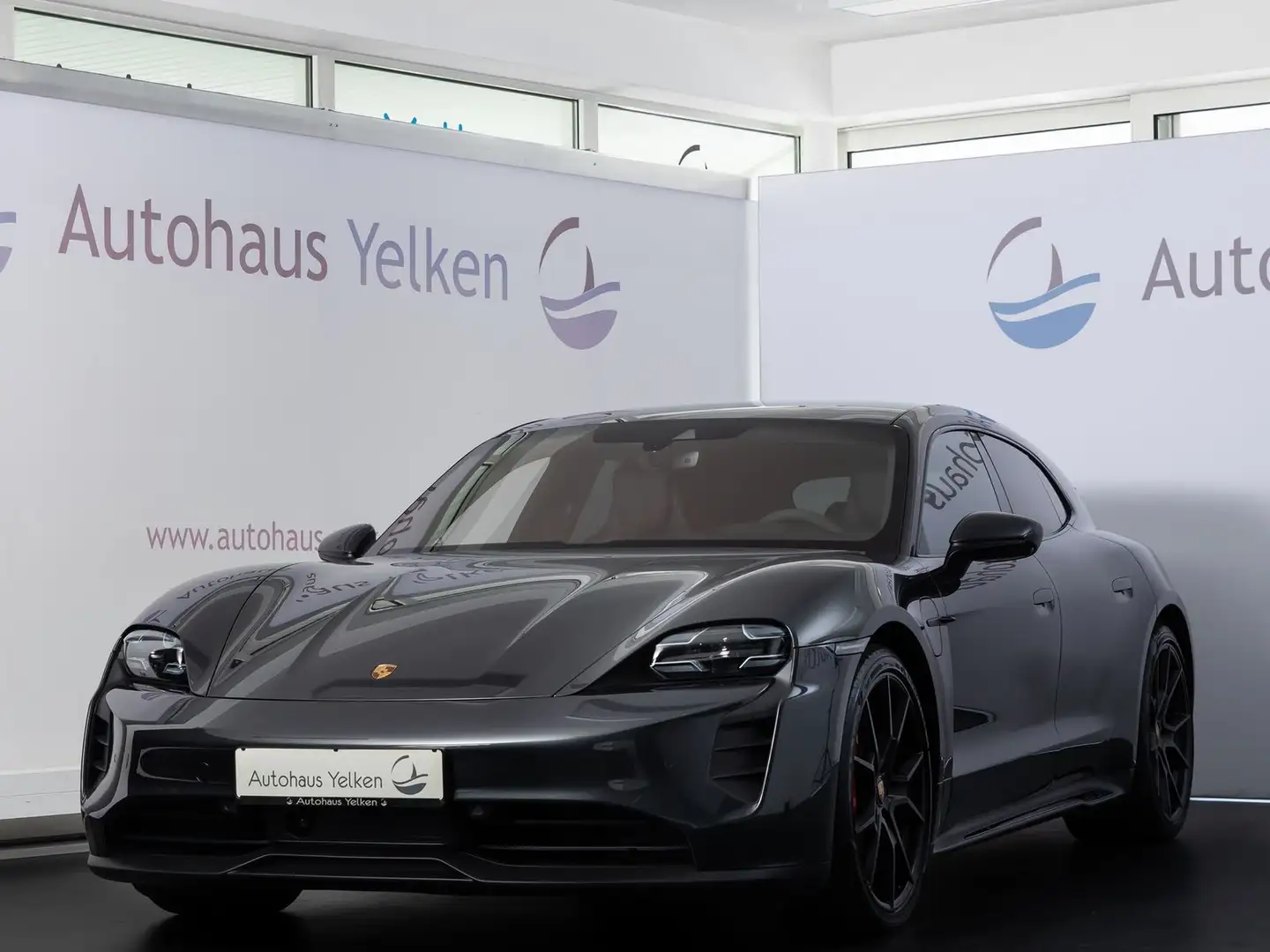Porsche Taycan Sport Turismo GTS *MATRIX*PANO*BOSE*21" Grau - 1