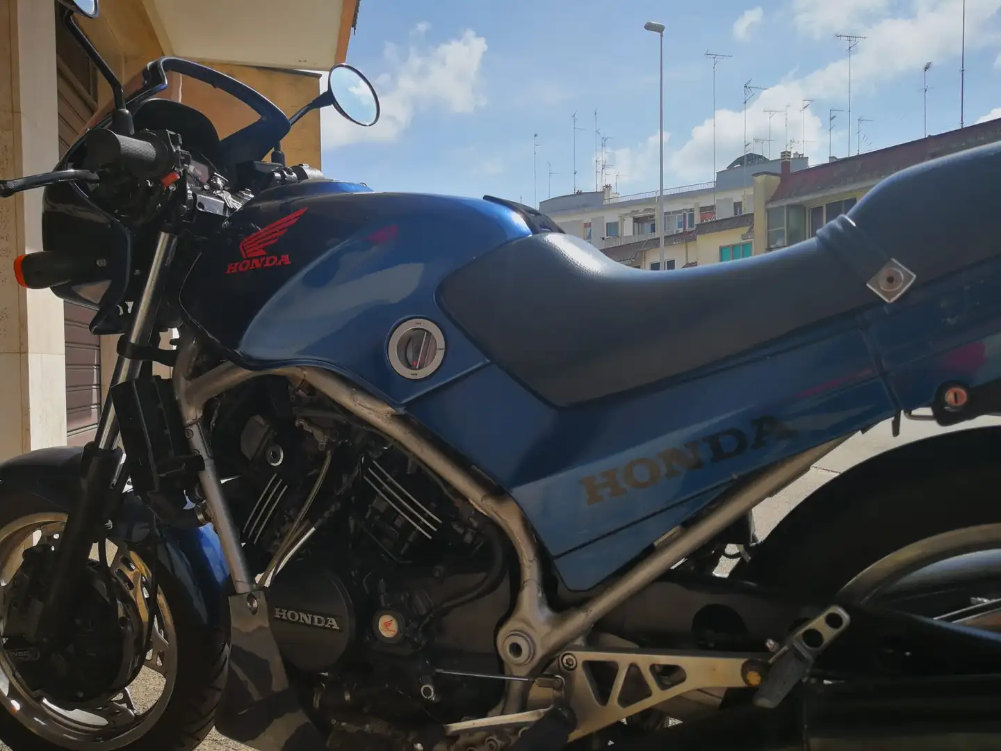 Honda VF 400 Blue - 2