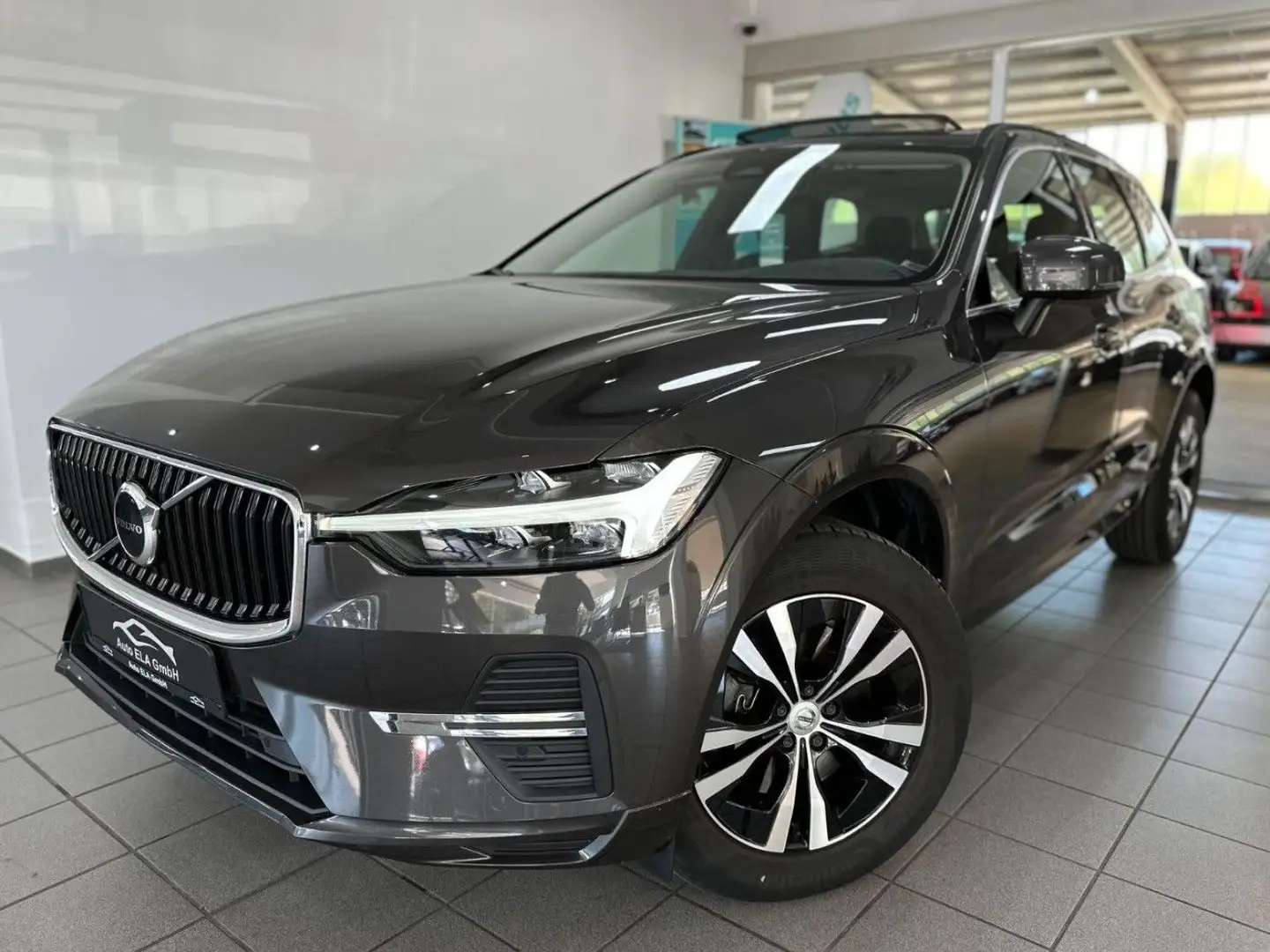 Volvo XC60 B4 D Momentum Pro 1.Hand|Pano.|Kamera|LED Grau - 2