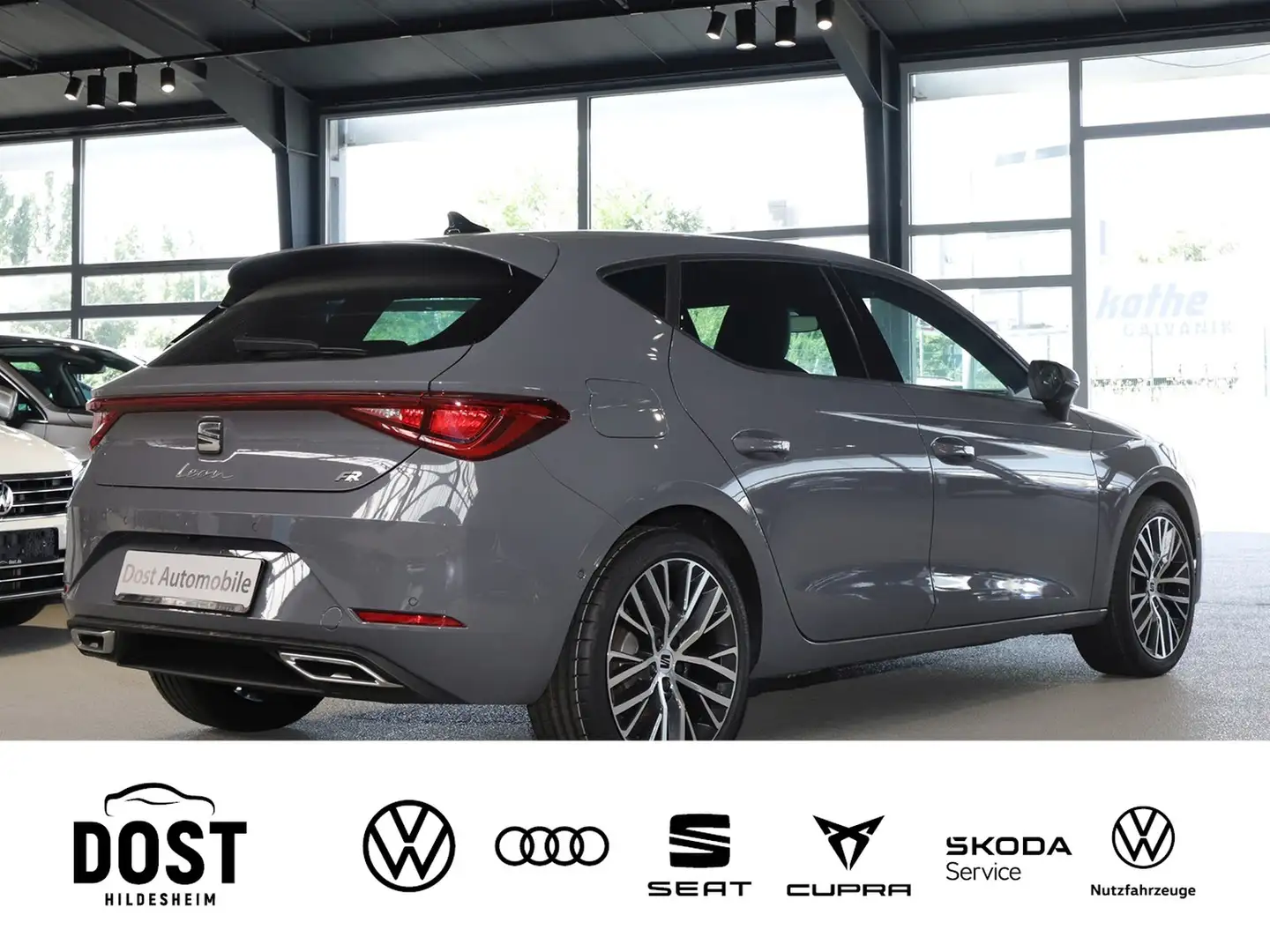 SEAT Leon FR 1.5 eTSI DSG NAVI+LED+KAMERA+PDC+KEYLESS Grau - 2