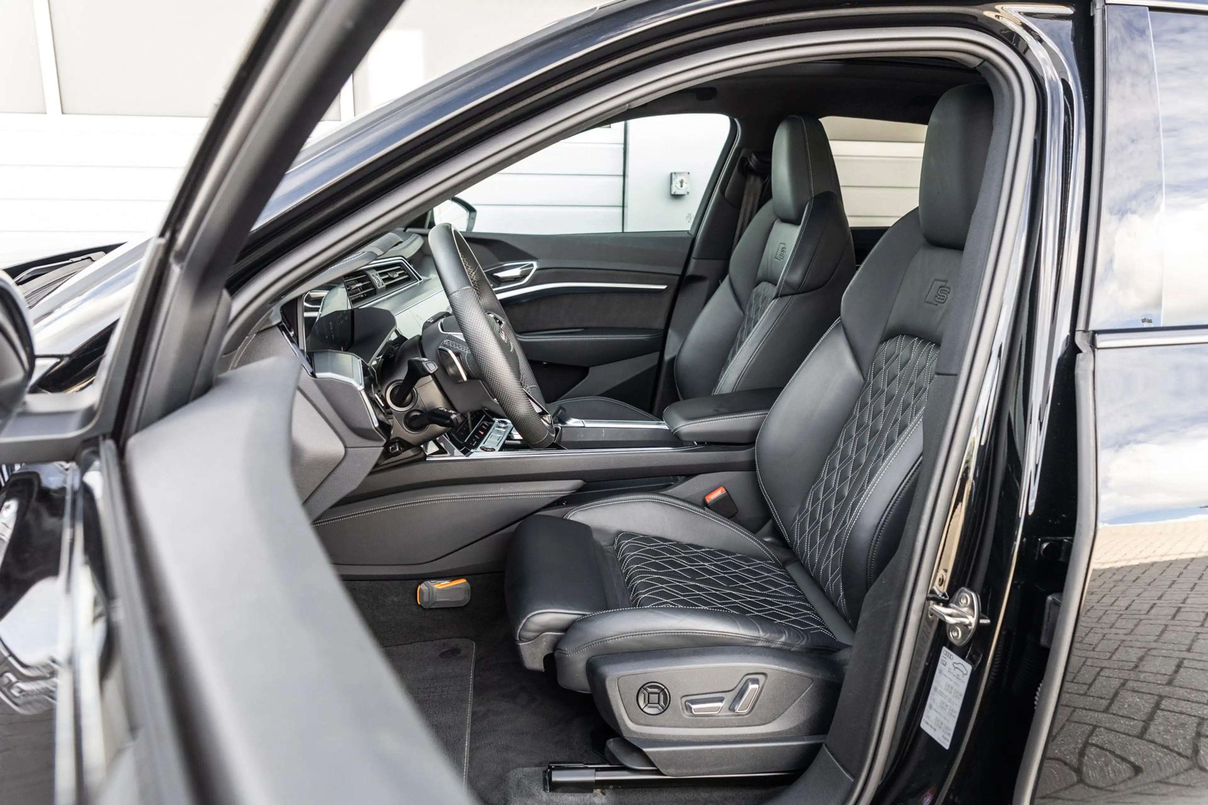 Audi SQ8 e-tron Sportback 503pk quattro 115 kWh | Sportstoelen Plu — photo 4