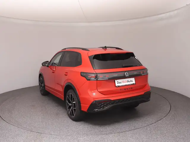 Volkswagen Tiguan view 5