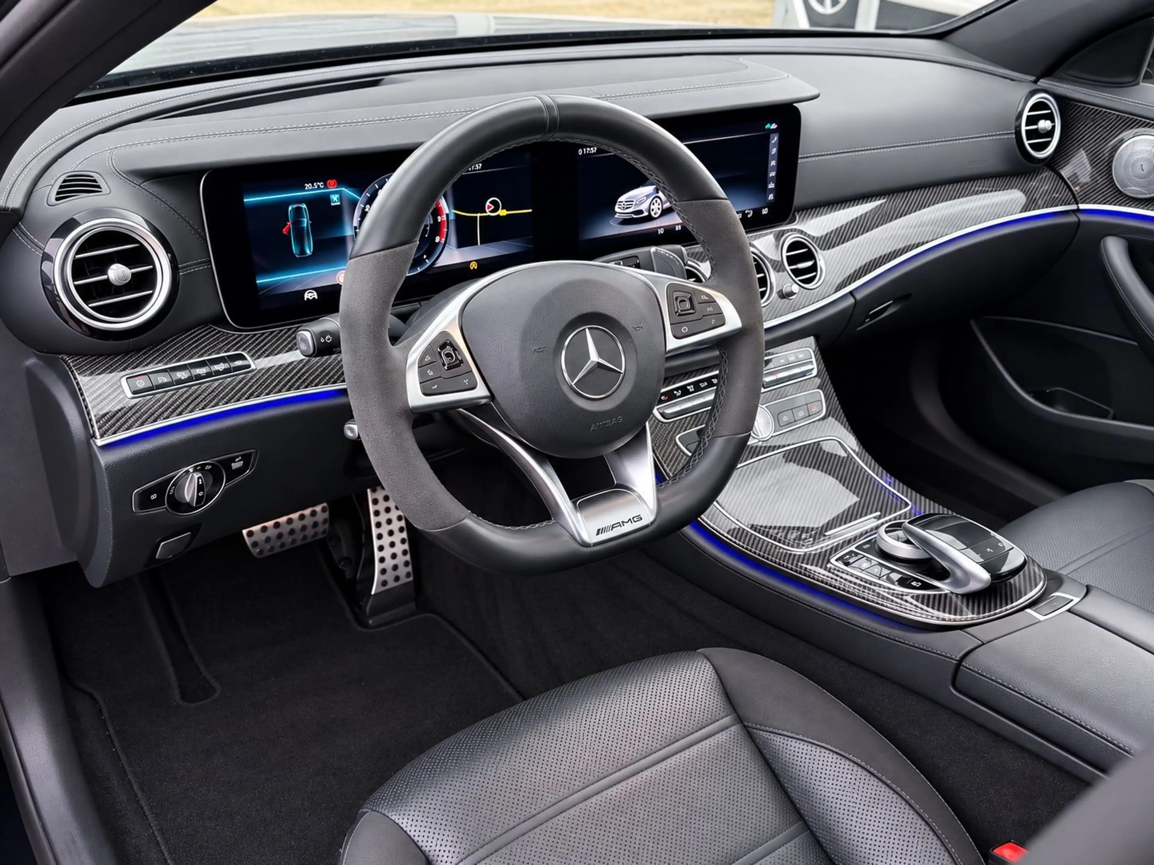 Mercedes-Benz E 43 AMG T-Modell 4Matic 9G*PANORAMA*HEAD-UP* — photo 10