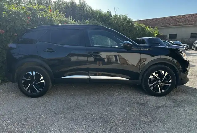 Peugeot 2008 view 6