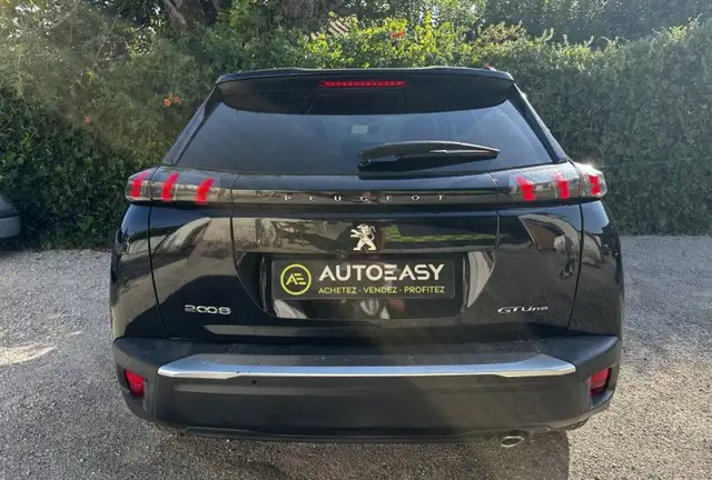 Peugeot 2008 view 4