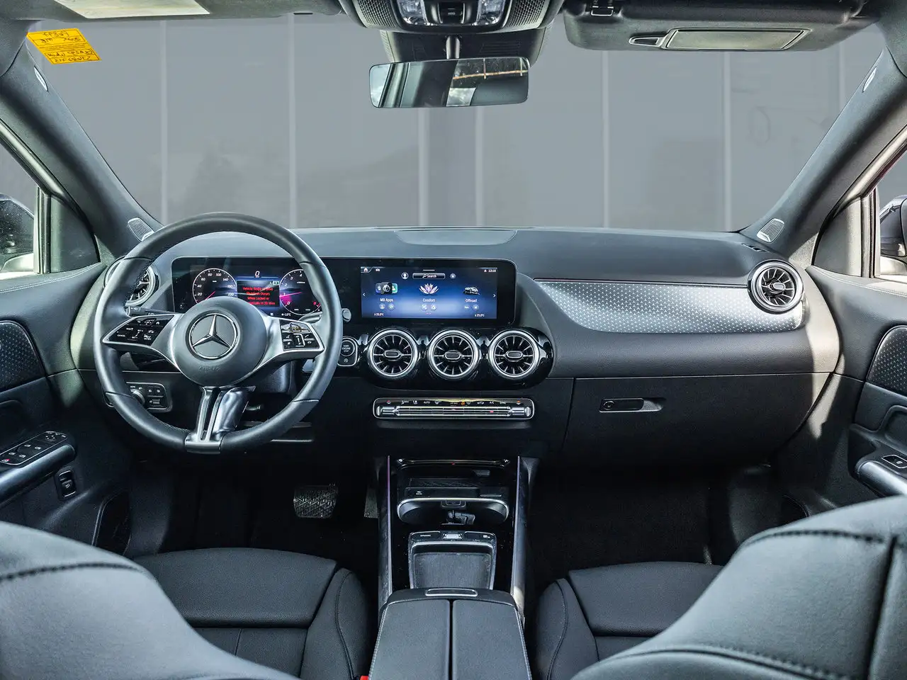 Mercedes-Benz GLA снимка Mercedes-Benz GLA