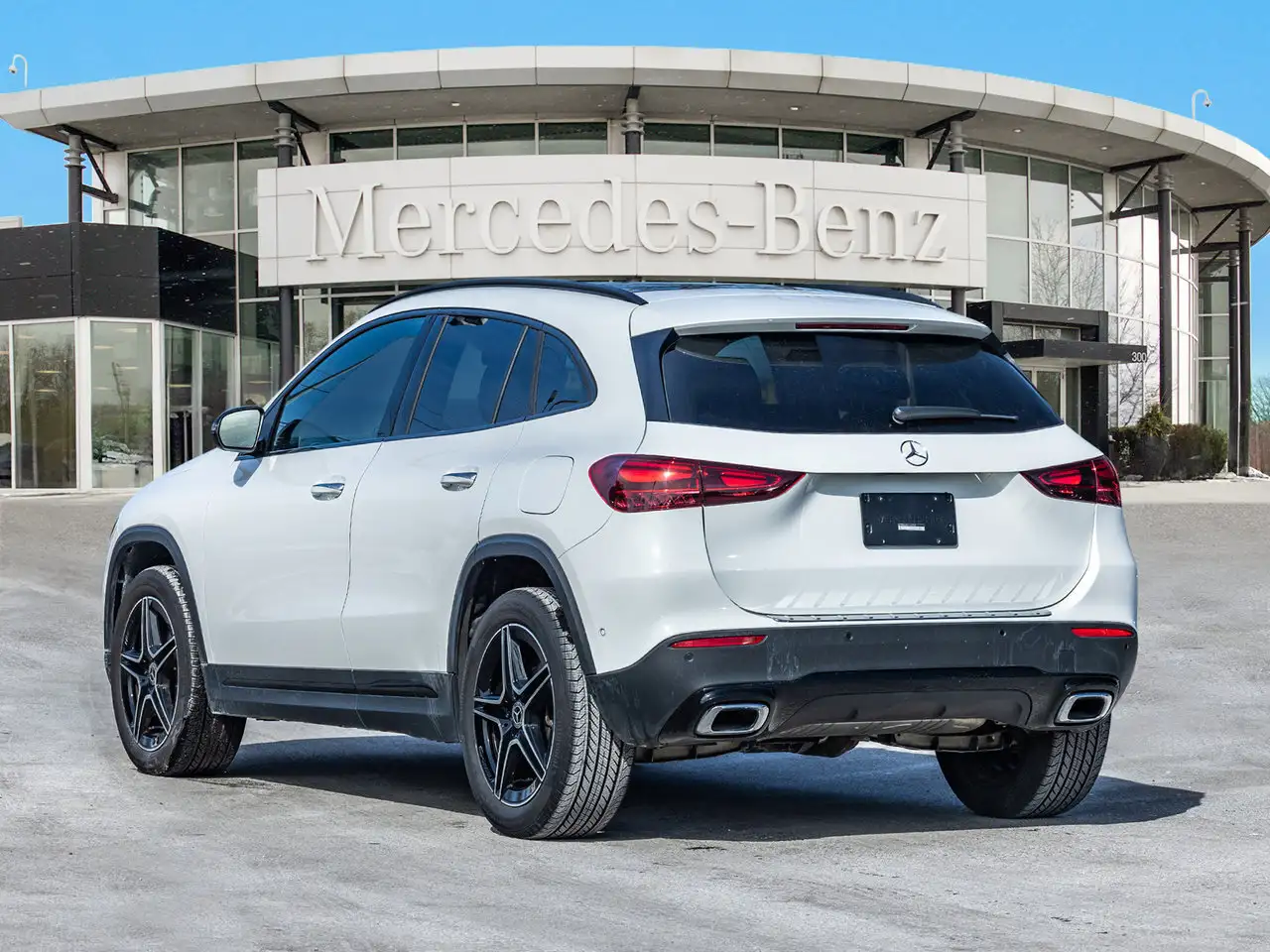 Mercedes-Benz GLA снимка Mercedes-Benz GLA