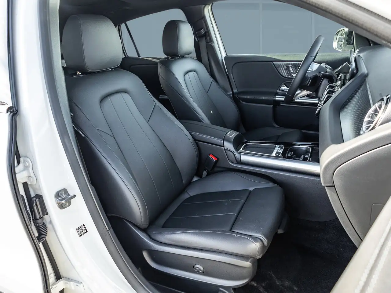 Mercedes-Benz GLA снимка Mercedes-Benz GLA