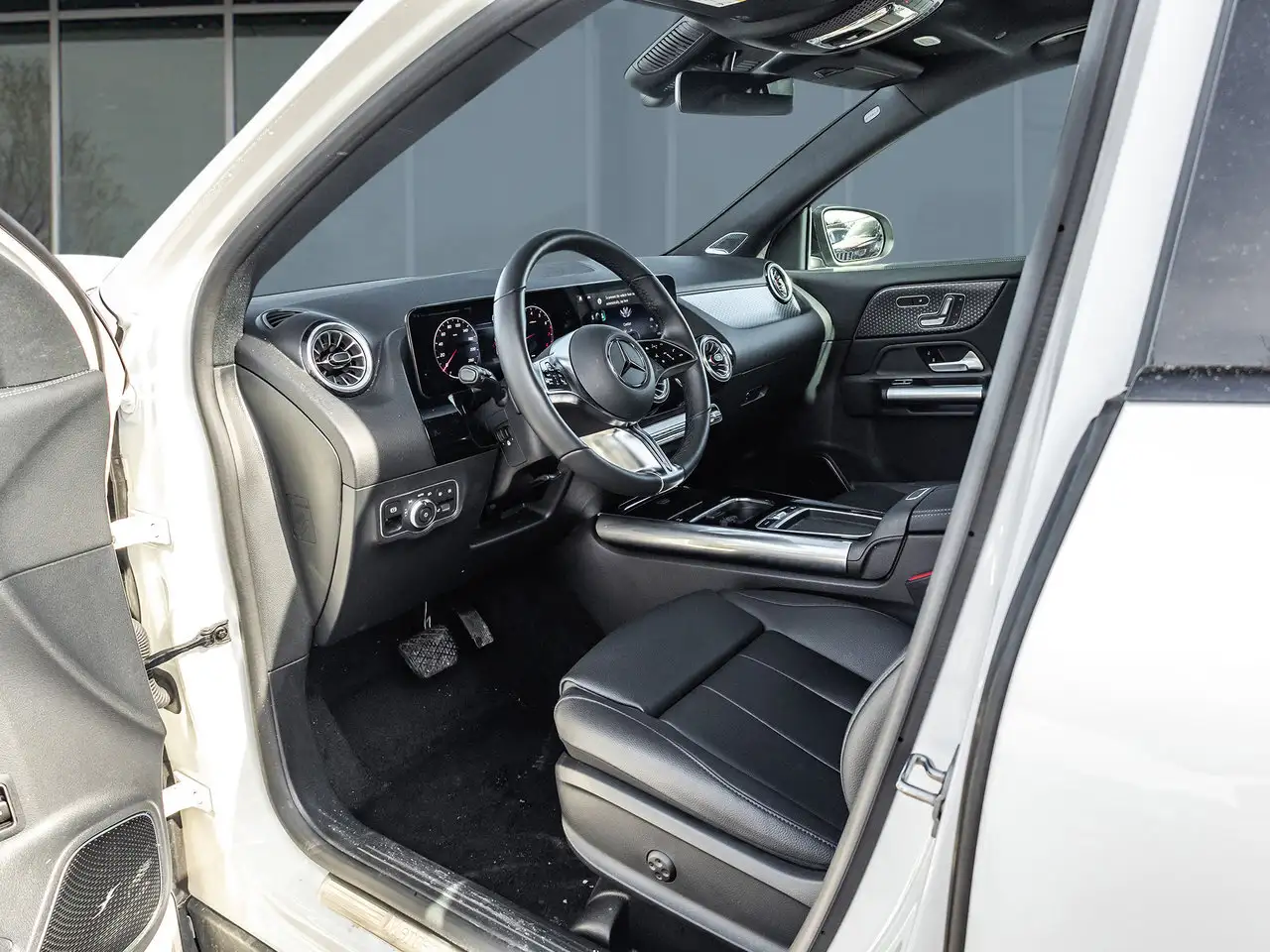 Mercedes-Benz GLA снимка Mercedes-Benz GLA