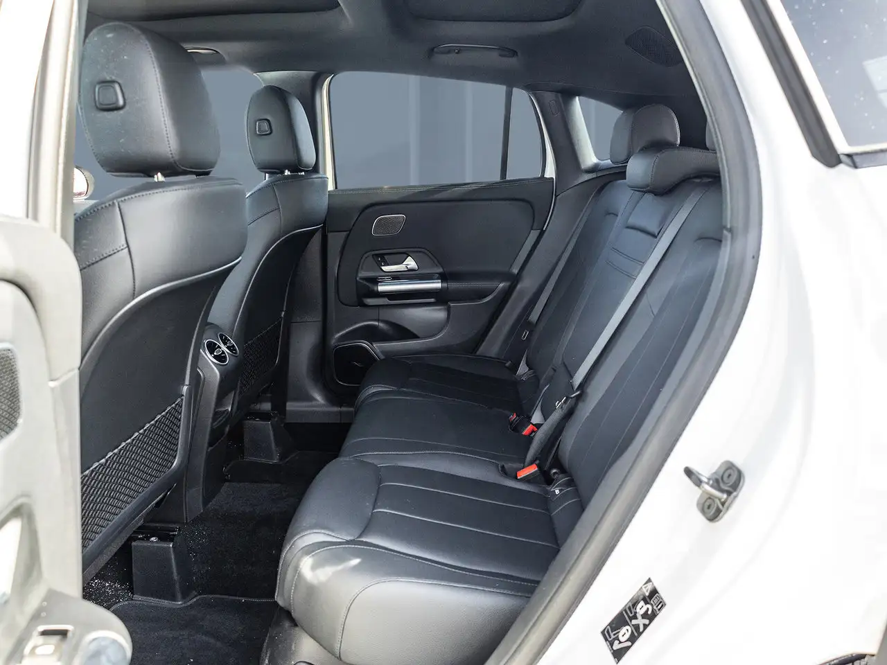 Mercedes-Benz GLA снимка Mercedes-Benz GLA