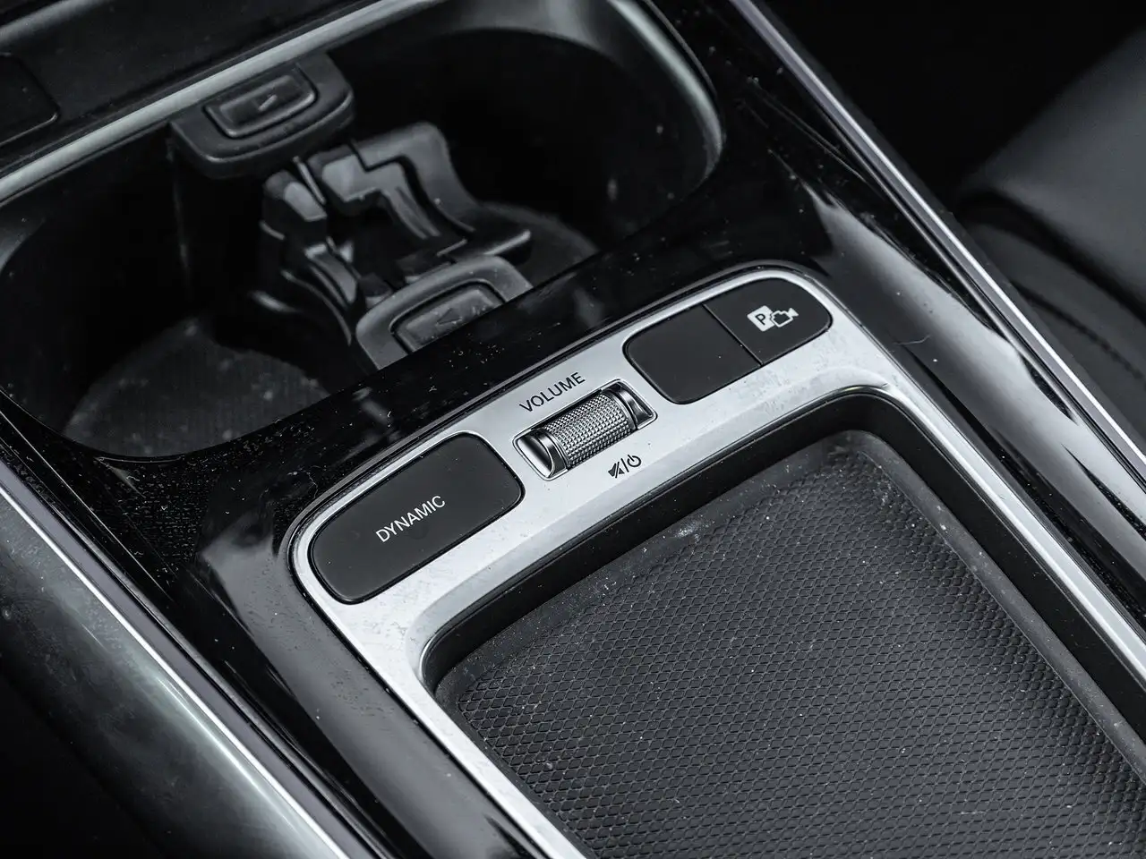Mercedes-Benz GLA снимка Mercedes-Benz GLA