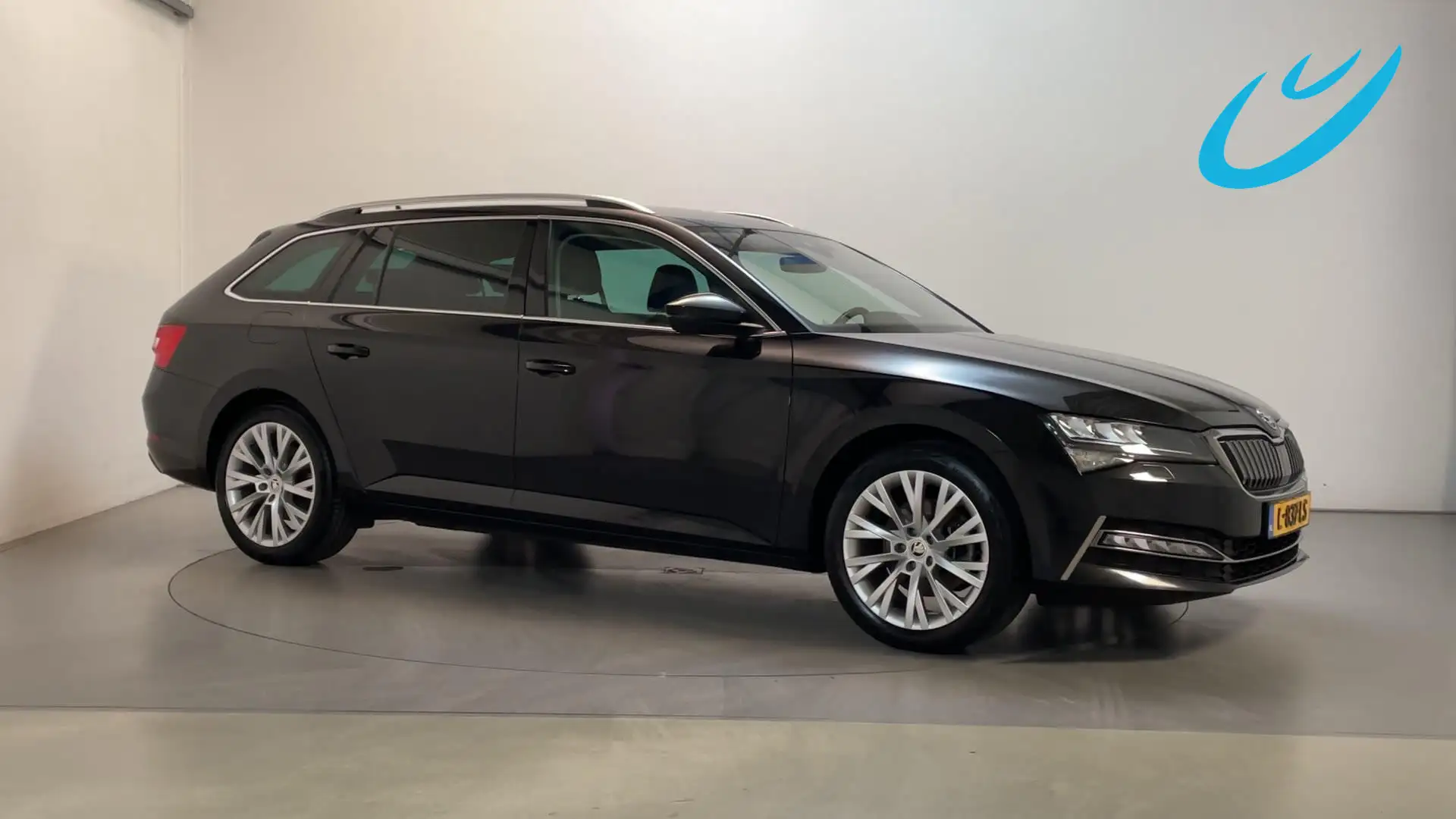Skoda Superb Combi 1.4 TSI iV Business Edition Plus Alcantara V Zwart - 1
