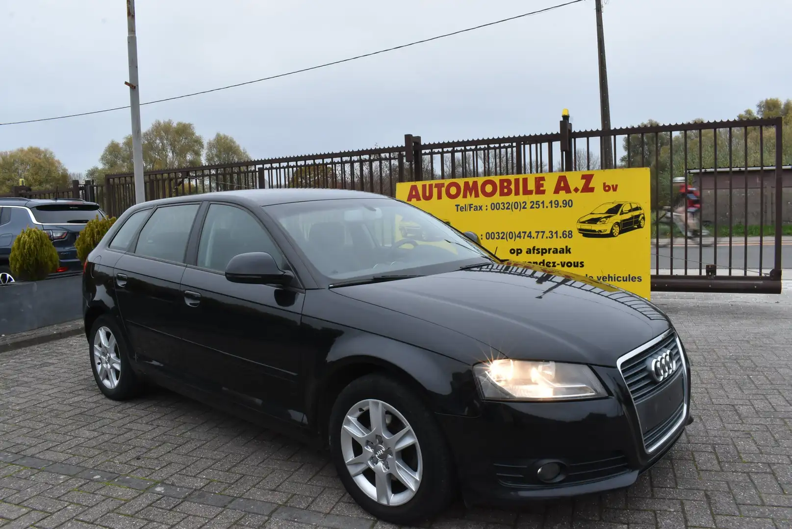 Audi A3 Sportback 1.6 TDi Attraction Noir - 1