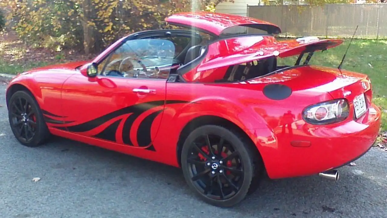Mazda MX-5 Miata снимка Mazda MX-5 Miata