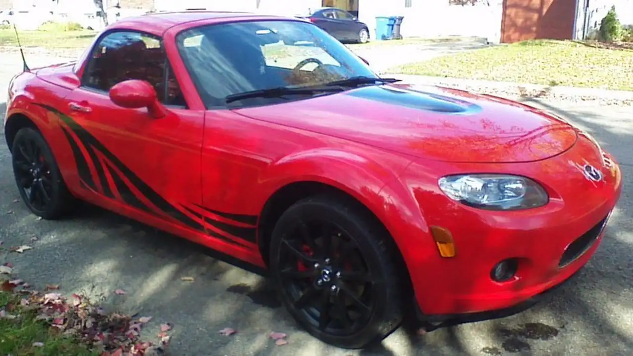 Mazda MX-5 Miata снимка Mazda MX-5 Miata