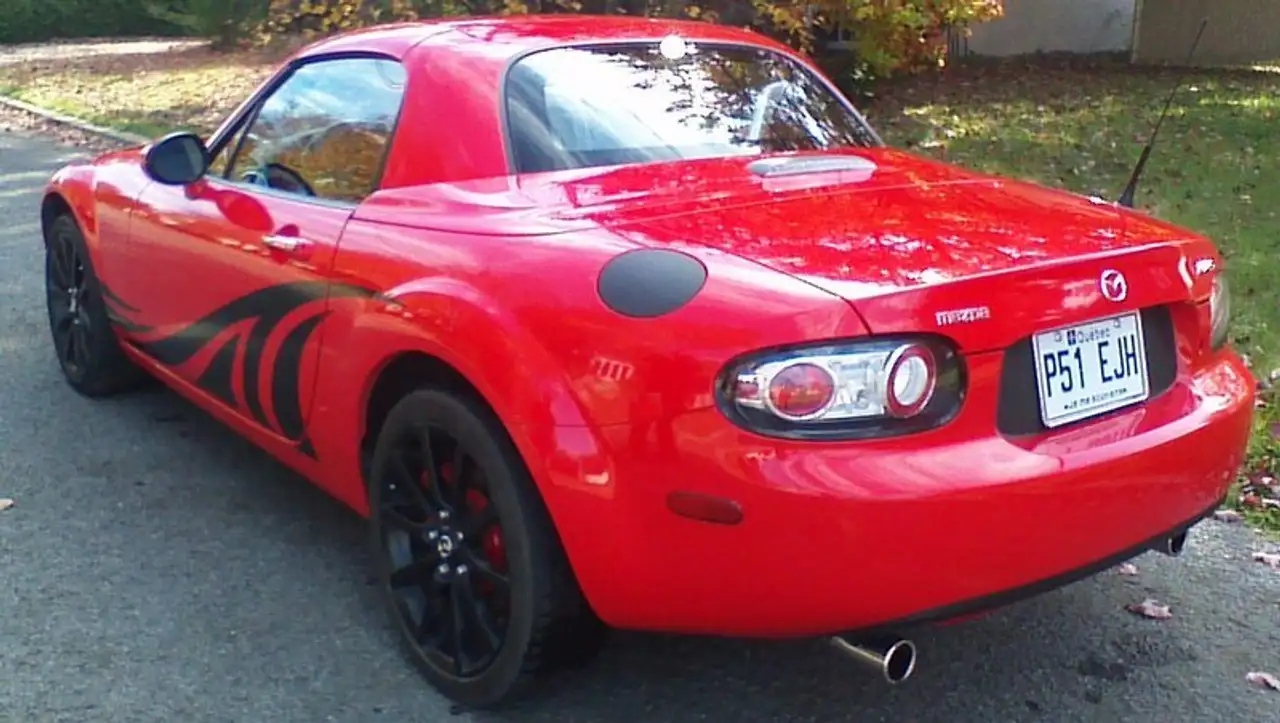 Mazda MX-5 Miata снимка Mazda MX-5 Miata