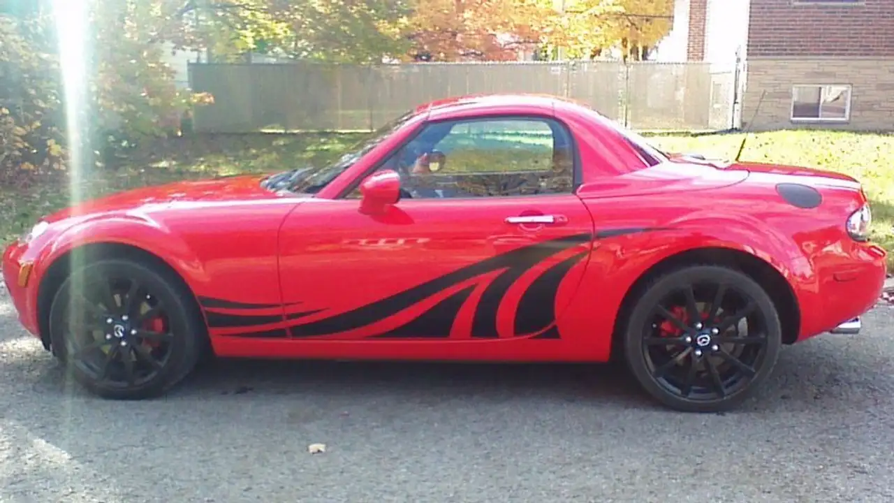 Mazda MX-5 Miata снимка Mazda MX-5 Miata