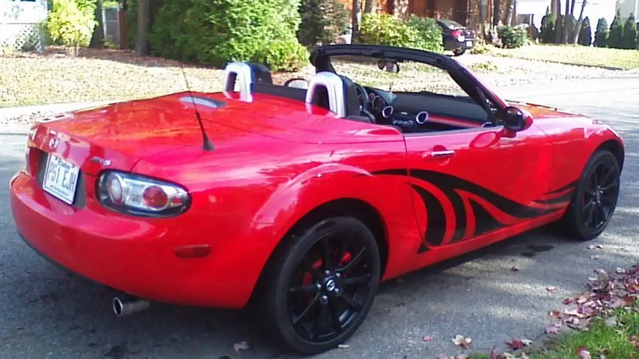 Mazda MX-5 Miata снимка Mazda MX-5 Miata