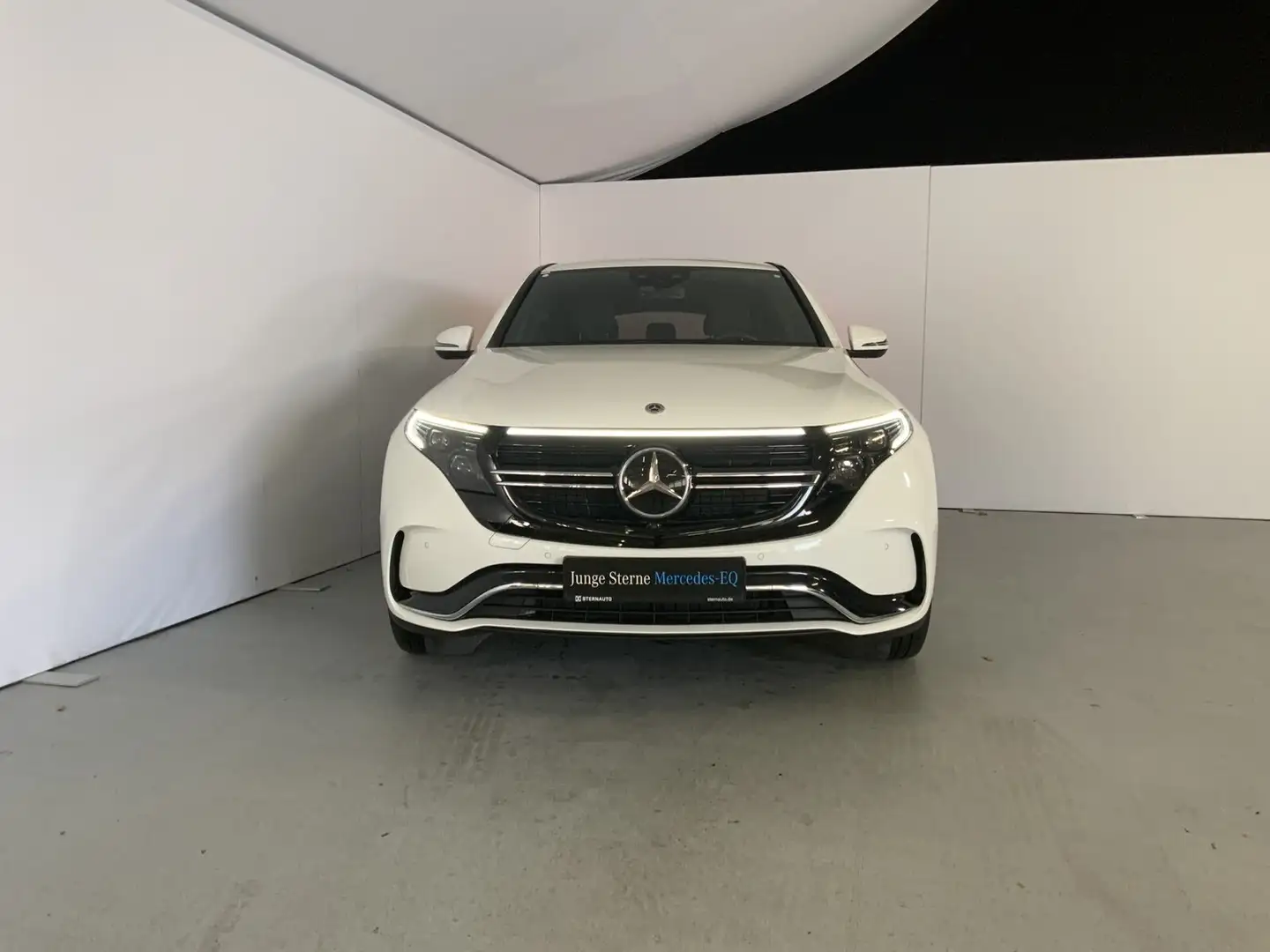Mercedes-Benz EQC 400 EQC 400 4M AMG SHD Energizing KEYLESS Memory HUD Weiß - 2